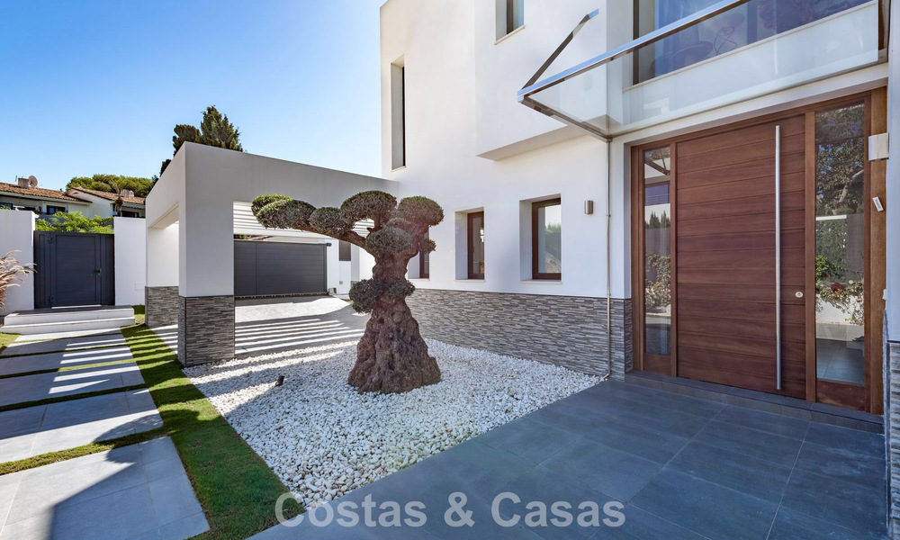 Modern 4 bedroom detached villa for sale beachside on the New Golden Mile between Marbella and Estepona 778240