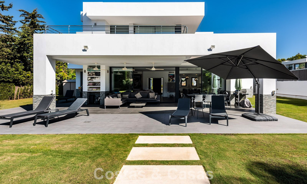Modern 4 bedroom detached villa for sale beachside on the New Golden Mile between Marbella and Estepona 778278