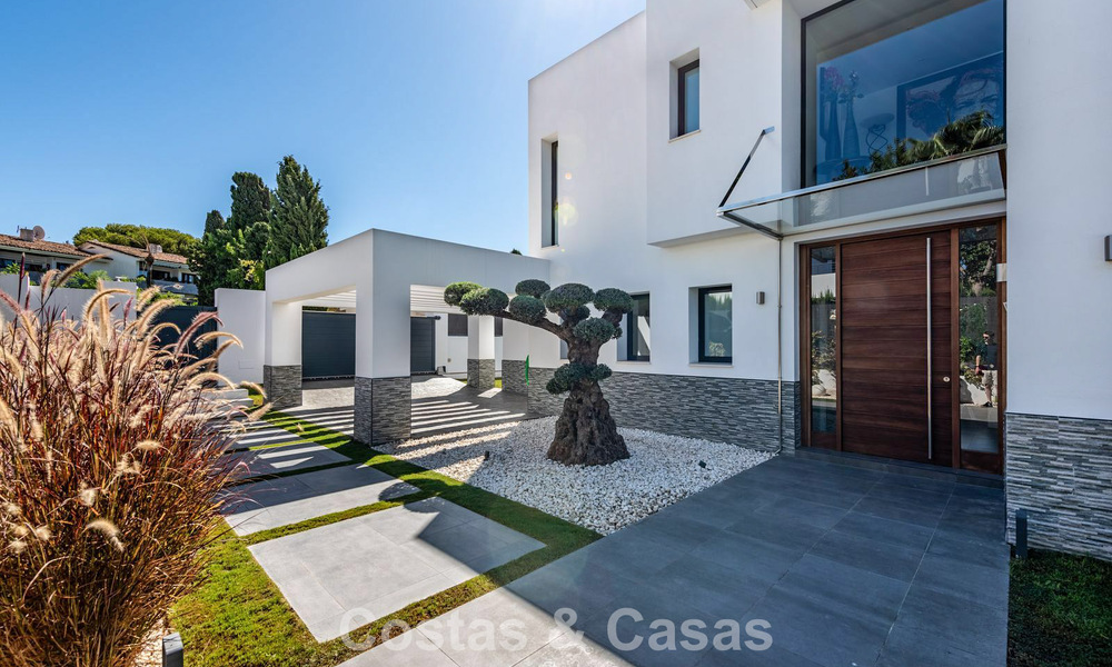 Modern 4 bedroom detached villa for sale beachside on the New Golden Mile between Marbella and Estepona 778282