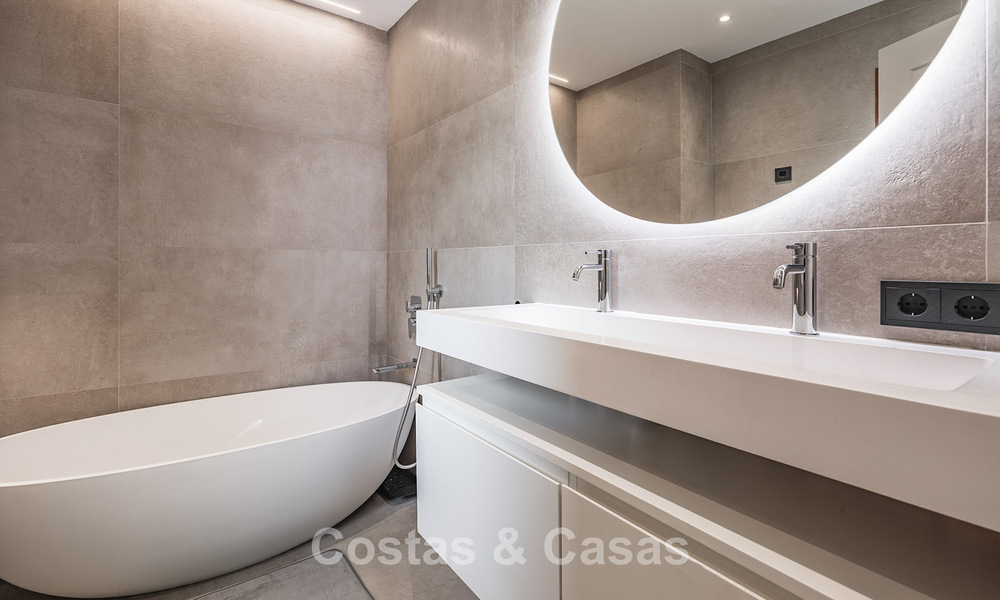 Fully renovated 3-bedroom garden apartment for sale in a luxury complex in Marbella - Benahavis 778519