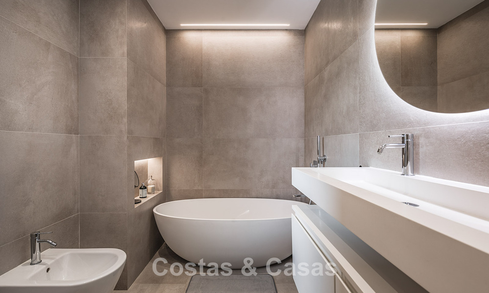 Fully renovated 3-bedroom garden apartment for sale in a luxury complex in Marbella - Benahavis 778520
