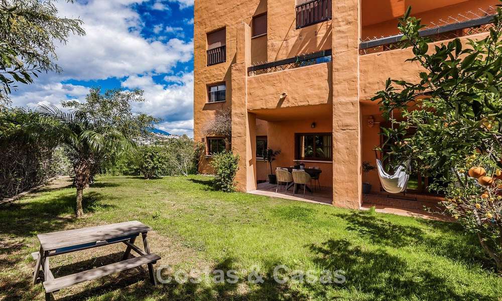 Fully renovated 3-bedroom garden apartment for sale in a luxury complex in Marbella - Benahavis 778523