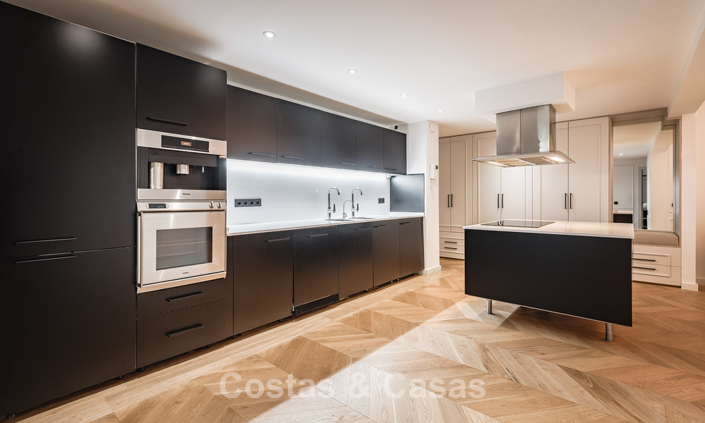 Fully renovated 3-bedroom garden apartment for sale in a luxury complex in Marbella - Benahavis 778536