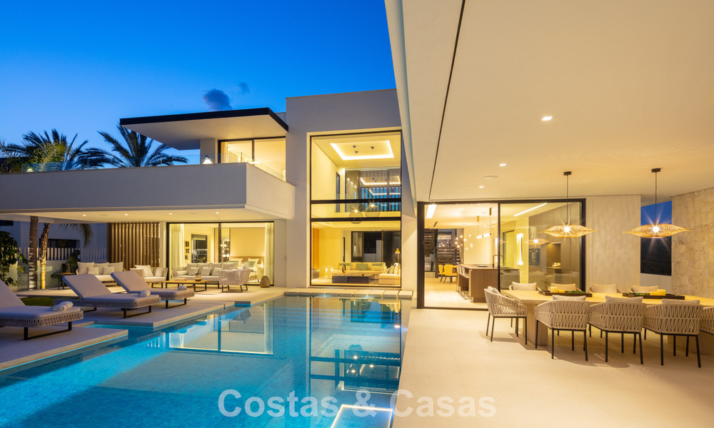 Sleek luxury villa for sale surrounded by golf courses in Nueva Andalucia’s valley, Marbella 778812
