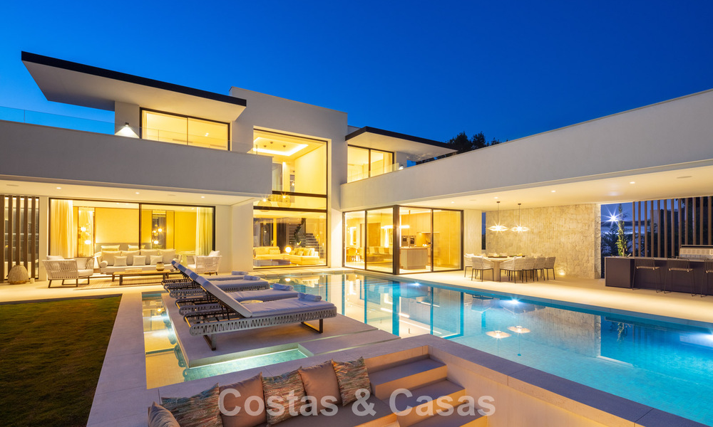 Sleek luxury villa for sale surrounded by golf courses in Nueva Andalucia’s valley, Marbella 778813