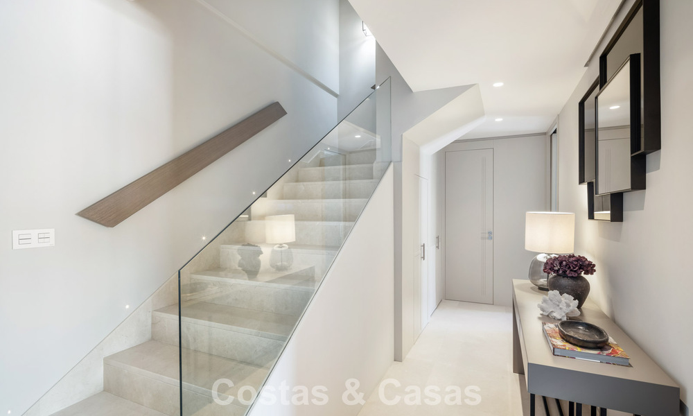 Beautifully renovated duplex penthouse for sale in an exclusive complex on Marbella’s prestigious Golden Mile 778627
