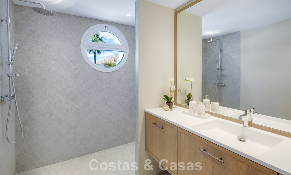 Beautifully renovated duplex penthouse for sale in an exclusive complex on Marbella’s prestigious Golden Mile 778630