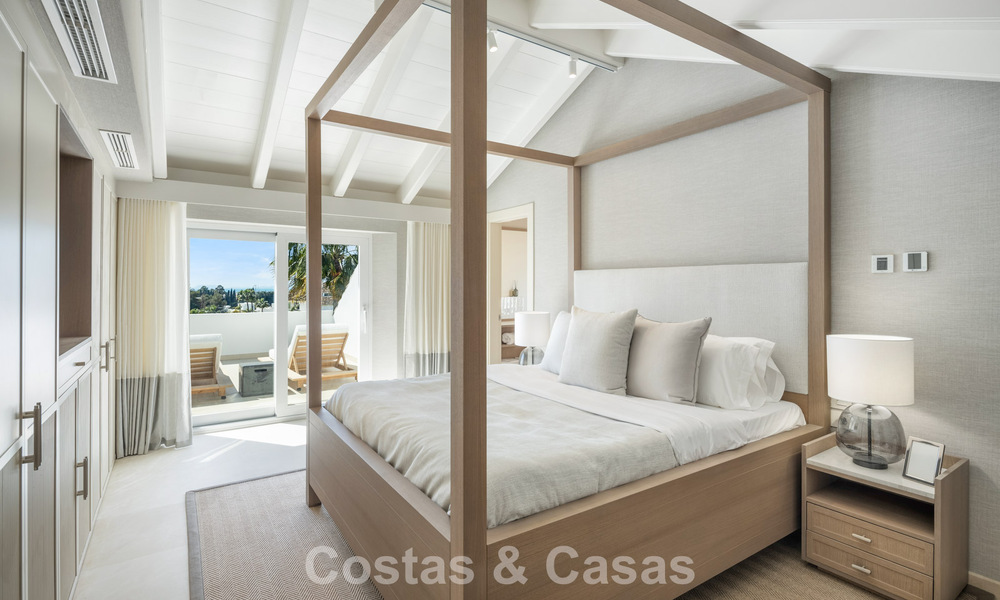 Beautifully renovated duplex penthouse for sale in an exclusive complex on Marbella’s prestigious Golden Mile 778633