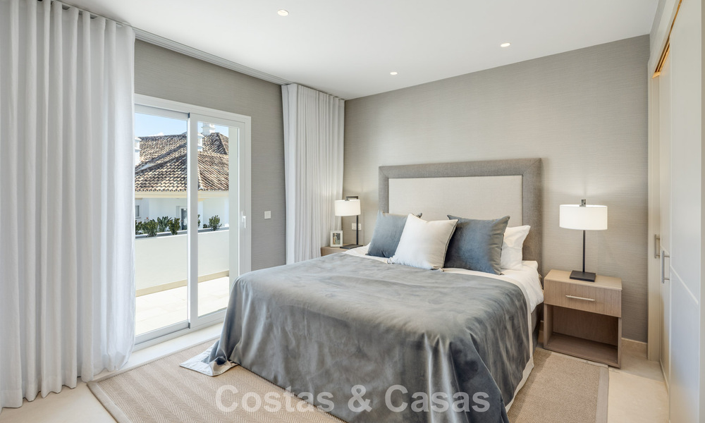 First class renovated duplex penthouse for sale in a gated luxury complex on Marbella’s sought-after Golden Mile 778651
