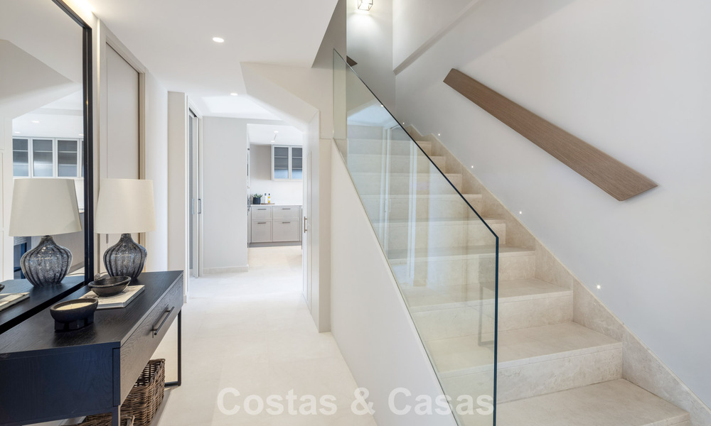 First class renovated duplex penthouse for sale in a gated luxury complex on Marbella’s sought-after Golden Mile 778653