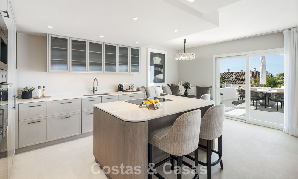 First class renovated duplex penthouse for sale in a gated luxury complex on Marbella’s sought-after Golden Mile 778654