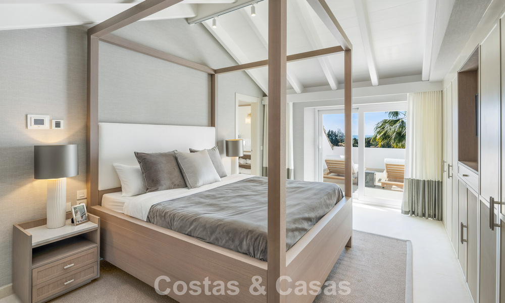 First class renovated duplex penthouse for sale in a gated luxury complex on Marbella’s sought-after Golden Mile 778664