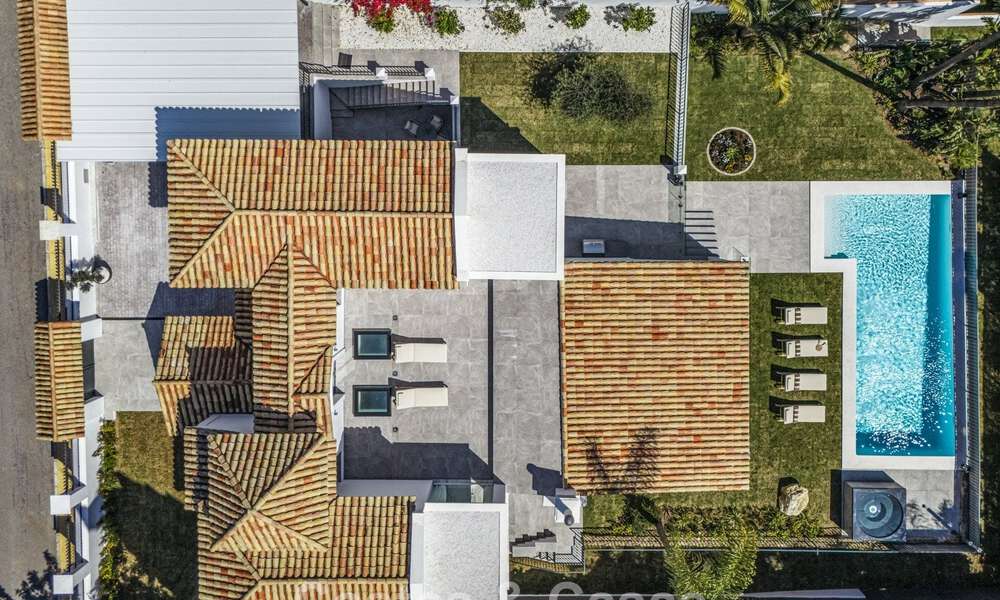 Refined luxury villa in modern Mediterranean style for sale with sea views in a gated complex on Marbella's Golden Mile 778772