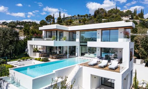 Sophisticated, new, luxury villa with panoramic sea views for sale in a gated community of La Quinta, Marbella - Benahavis 778722