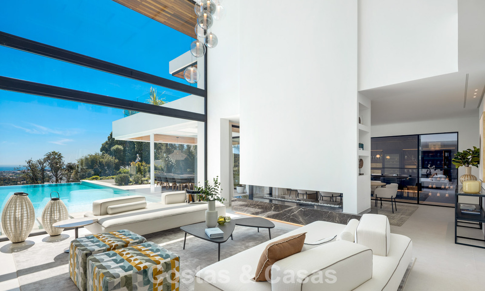 Sophisticated, new, luxury villa with panoramic sea views for sale in a gated community of La Quinta, Marbella - Benahavis 800542