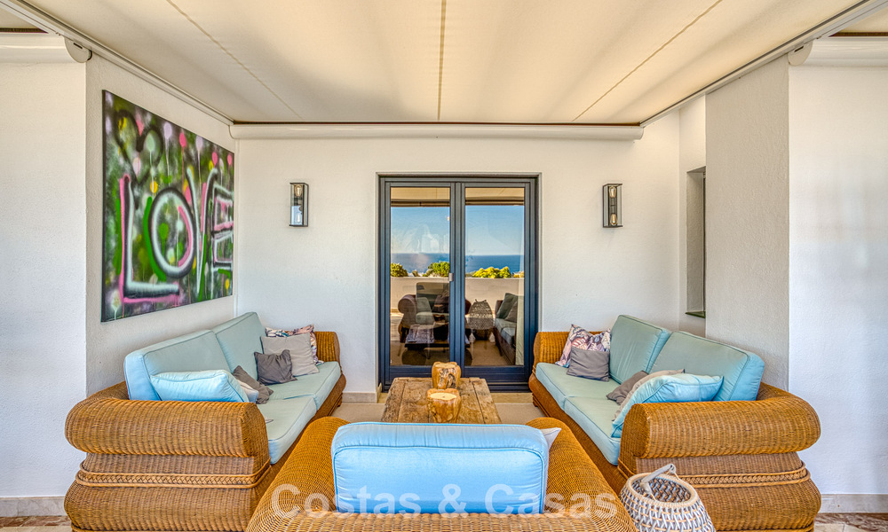 Luxury penthouse with sea views for sale in a gated community on Marbella’s coveted Golden Mile 778587