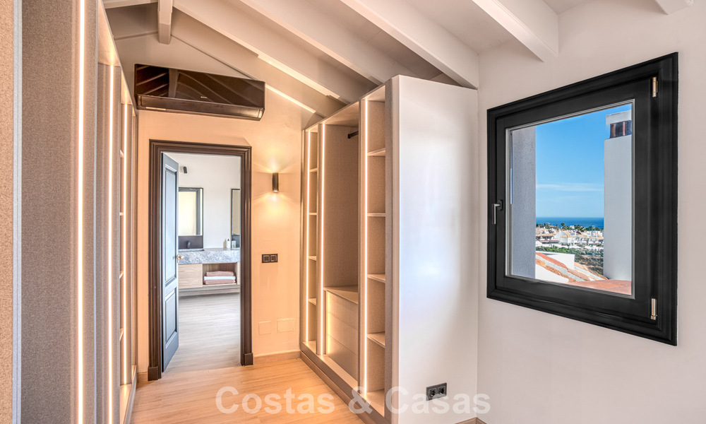 Luxury penthouse with sea views for sale in a gated community on Marbella’s coveted Golden Mile 778591