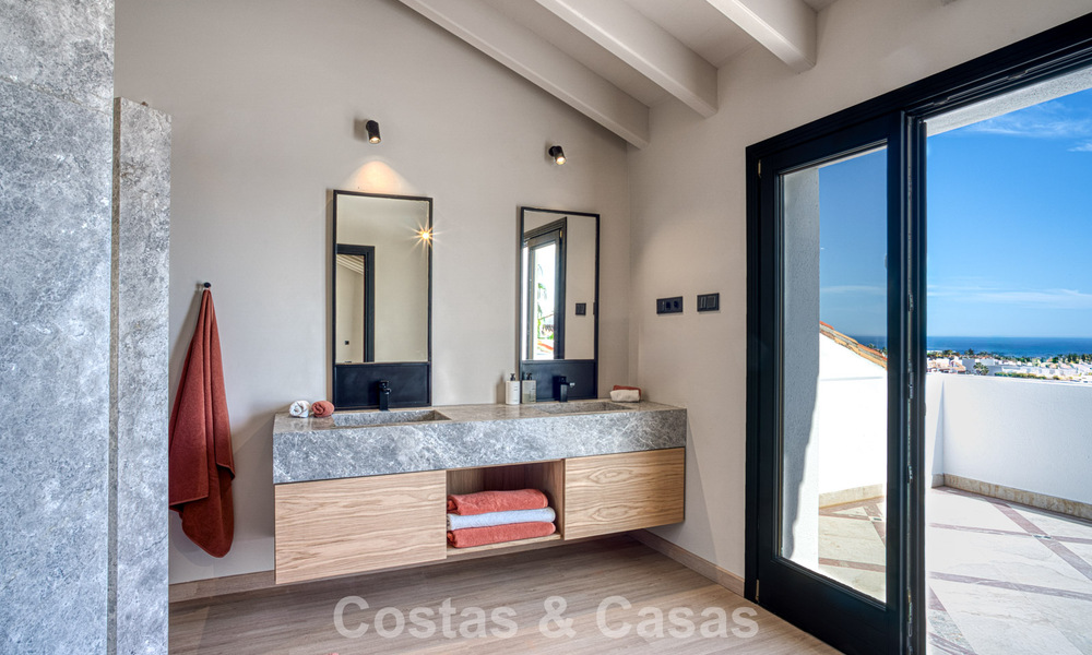 Luxury penthouse with sea views for sale in a gated community on Marbella’s coveted Golden Mile 778592