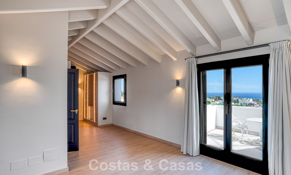 Luxury penthouse with sea views for sale in a gated community on Marbella’s coveted Golden Mile 778596