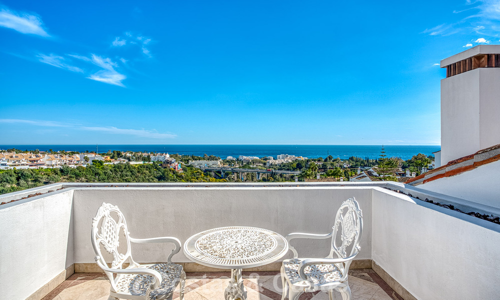 Luxury penthouse with sea views for sale in a gated community on Marbella’s coveted Golden Mile 778598