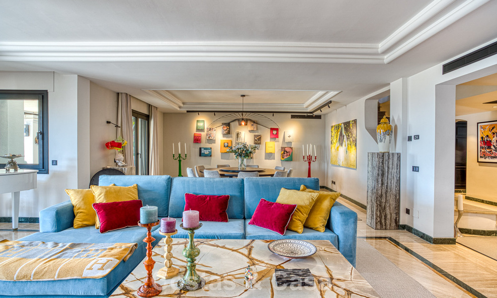 Luxury penthouse with sea views for sale in a gated community on Marbella’s coveted Golden Mile 778602
