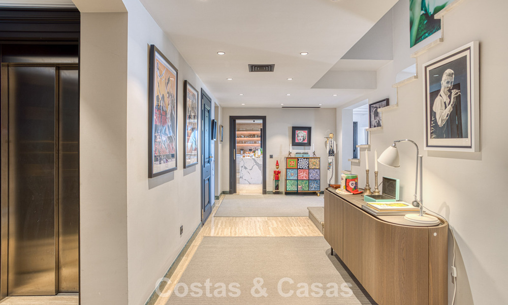 Luxury penthouse with sea views for sale in a gated community on Marbella’s coveted Golden Mile 778609