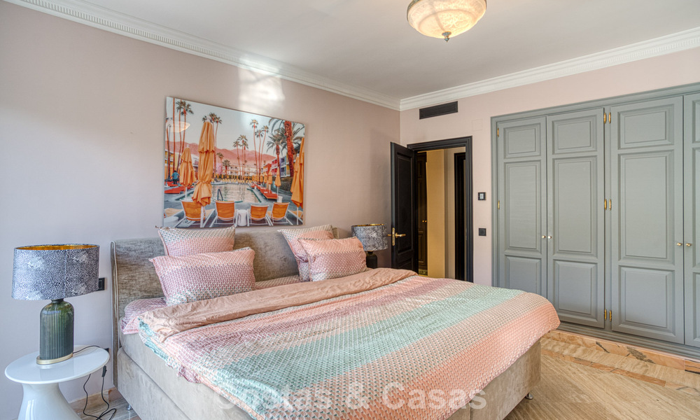 Luxury penthouse with sea views for sale in a gated community on Marbella’s coveted Golden Mile 778612