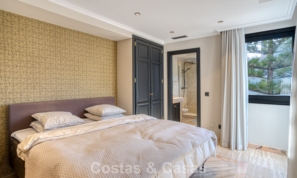 Luxury penthouse with sea views for sale in a gated community on Marbella’s coveted Golden Mile 778613