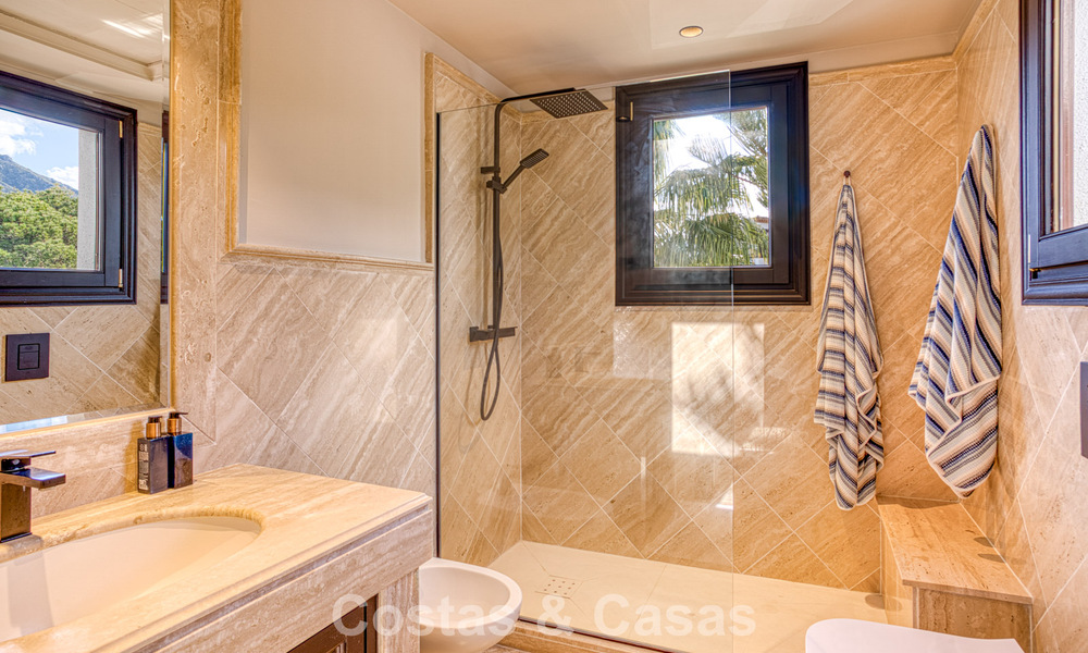 Luxury penthouse with sea views for sale in a gated community on Marbella’s coveted Golden Mile 778615