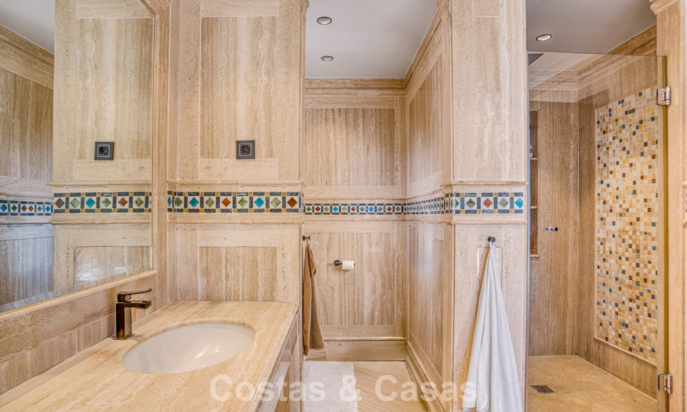 Luxury penthouse with sea views for sale in a gated community on Marbella’s coveted Golden Mile 778617