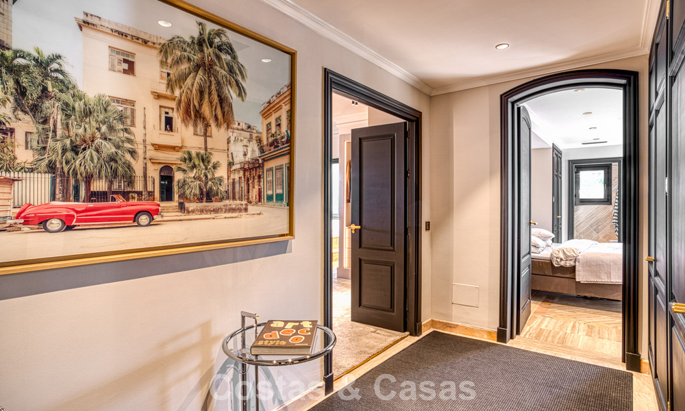 Luxury penthouse with sea views for sale in a gated community on Marbella’s coveted Golden Mile 778620