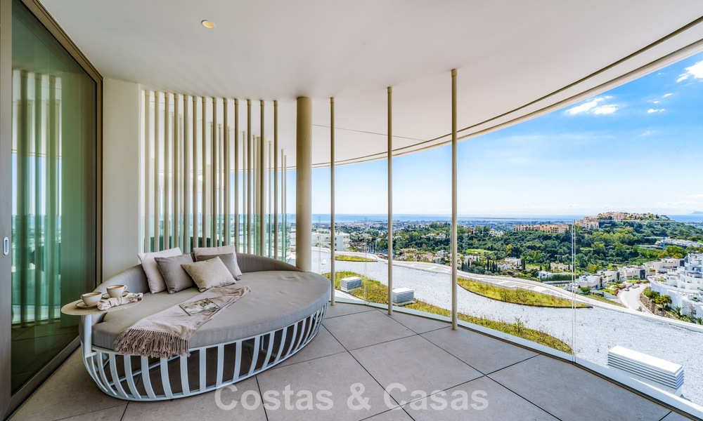 Prestigious 3-bedroom apartment for sale with stunning sea, golf and mountain views in La Quinta, Marbella - Benahavis 778730