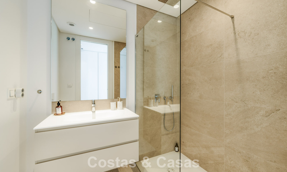 Prestigious 3-bedroom apartment for sale with stunning sea, golf and mountain views in La Quinta, Marbella - Benahavis 778732