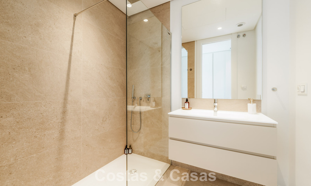 Prestigious 3-bedroom apartment for sale with stunning sea, golf and mountain views in La Quinta, Marbella - Benahavis 778735