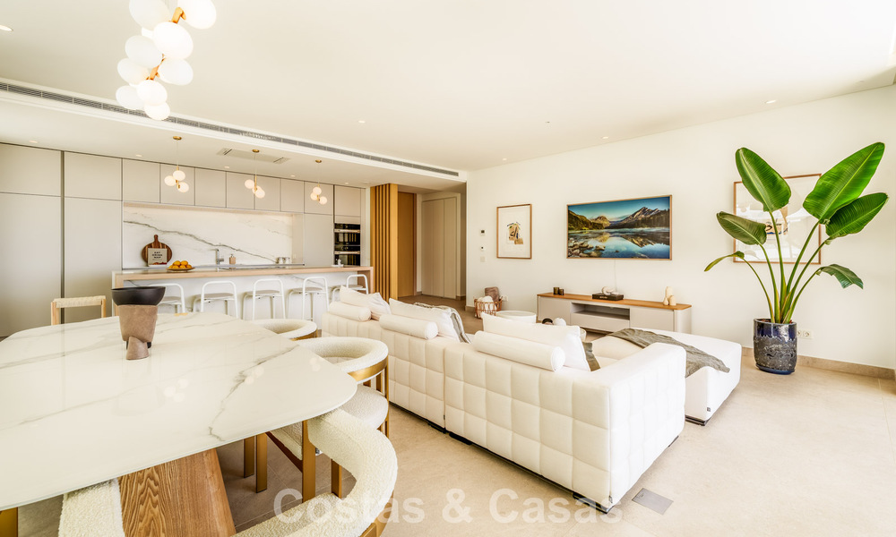 Prestigious 3-bedroom apartment for sale with stunning sea, golf and mountain views in La Quinta, Marbella - Benahavis 778741