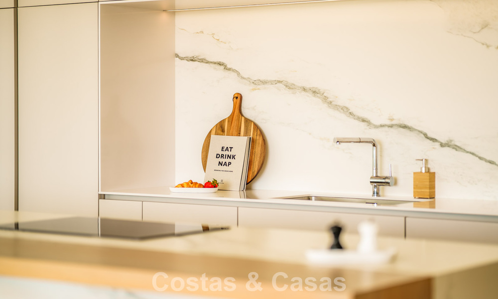 Prestigious 3-bedroom apartment for sale with stunning sea, golf and mountain views in La Quinta, Marbella - Benahavis 778742