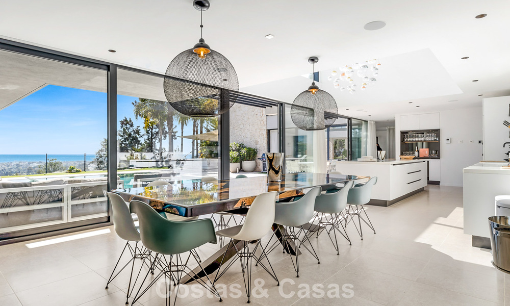 Move-in ready modern villa for sale, bordering the golf course in a sought-after residential area of Marbella - Benahavis 778677