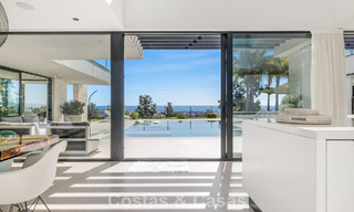 Move-in ready modern villa for sale, bordering the golf course in a sought-after residential area of Marbella - Benahavis 778681 