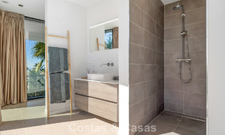 Move-in ready modern villa for sale, bordering the golf course in a sought-after residential area of Marbella - Benahavis 778691 