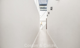 Move-in ready modern villa for sale, bordering the golf course in a sought-after residential area of Marbella - Benahavis 778696 
