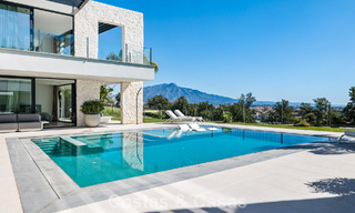 Move-in ready modern villa for sale, bordering the golf course in a sought-after residential area of Marbella - Benahavis 778714 