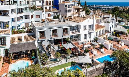 Spacious townhouse for sale with sea views in a gated urbanization in the hills of Marbella - Benahavis 778920