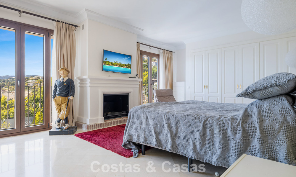 Spacious townhouse for sale with sea views in a gated urbanization in the hills of Marbella - Benahavis 778935