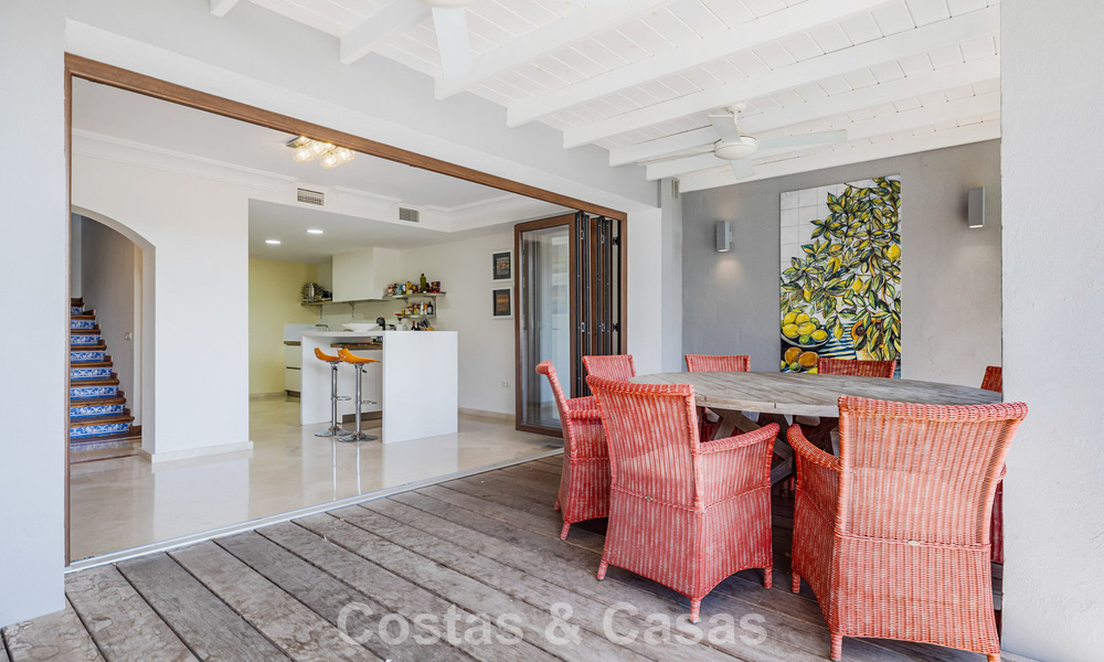 Spacious townhouse for sale with sea views in a gated urbanization in the hills of Marbella - Benahavis 778936