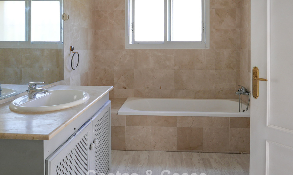 Renovation project: luxury villa for sale with modern Mediterranean design and sea views in Nueva Andalucia, Marbella 778857