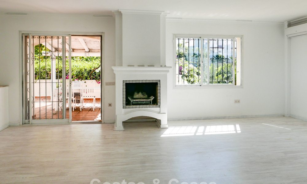 Renovation project: luxury villa for sale with modern Mediterranean design and sea views in Nueva Andalucia, Marbella 778861