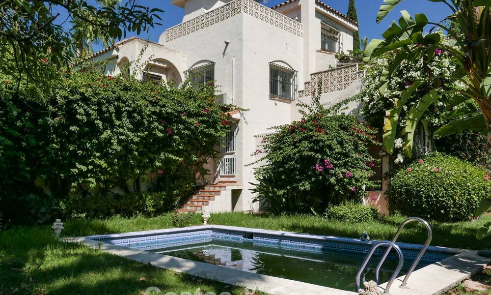 Renovation project: luxury villa for sale with modern Mediterranean design and sea views in Nueva Andalucia, Marbella 778865
