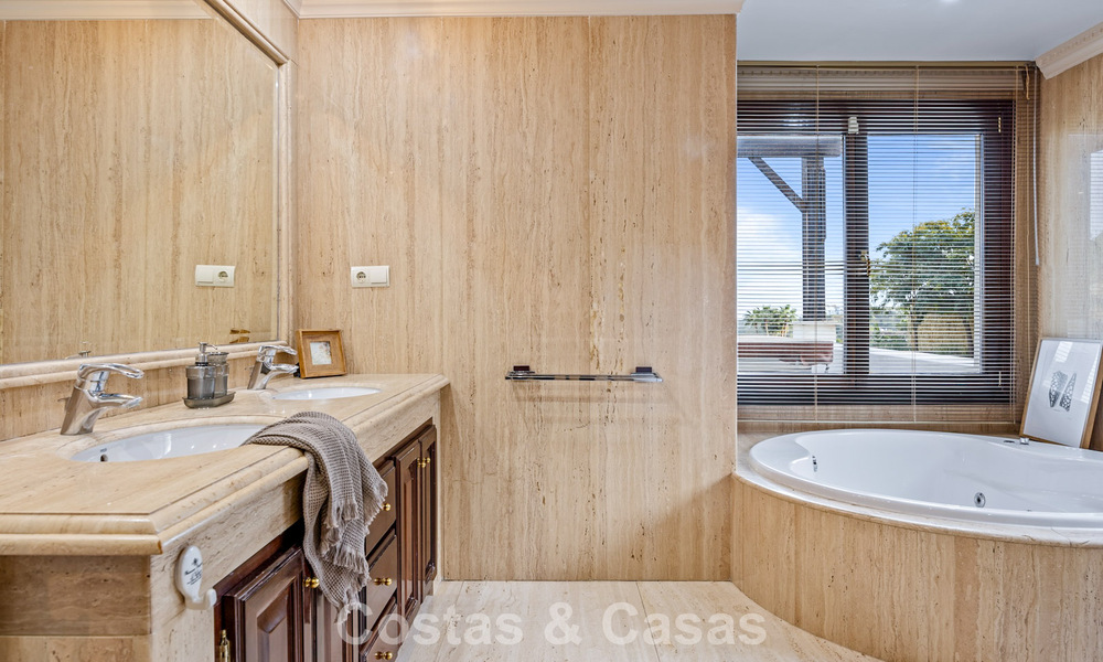 Luxury villa with unique architecture for sale surrounded by golf courses in Benahavis - Marbella 778883