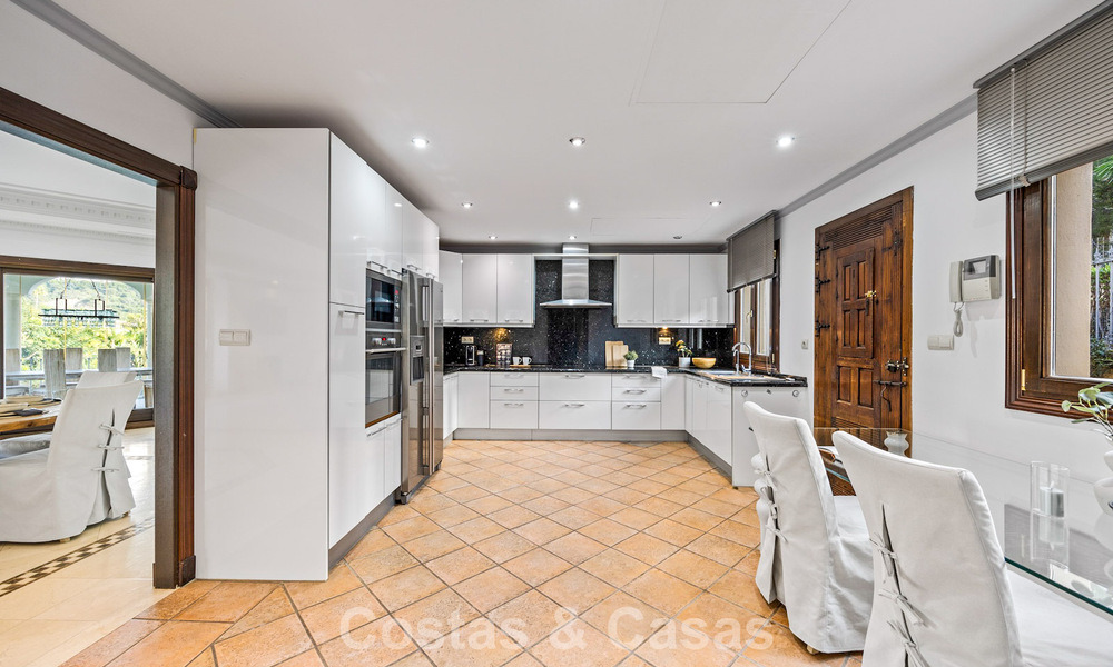 Luxury villa with unique architecture for sale surrounded by golf courses in Benahavis - Marbella 778886