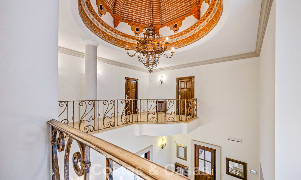 Luxury villa with unique architecture for sale surrounded by golf courses in Benahavis - Marbella 778888